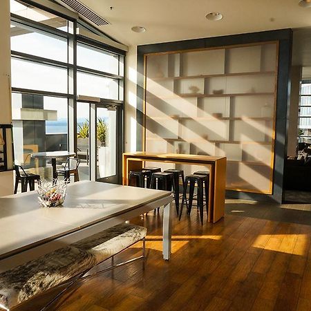Oakwood At Viktoria Apartment Olympia Bagian luar foto